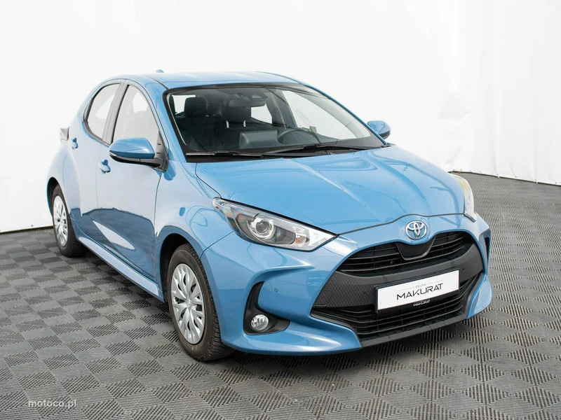 Toyota Yaris XP210 3