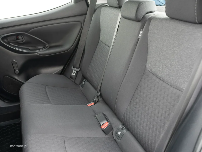 Toyota Yaris XP210 22