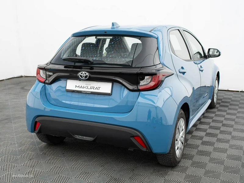 Toyota Yaris XP210 5