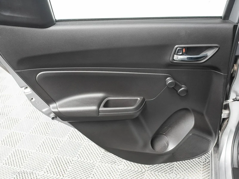 Suzuki Swift 16