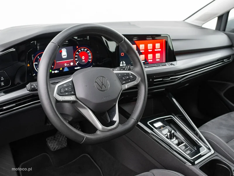 Volkswagen Golf VIII 6