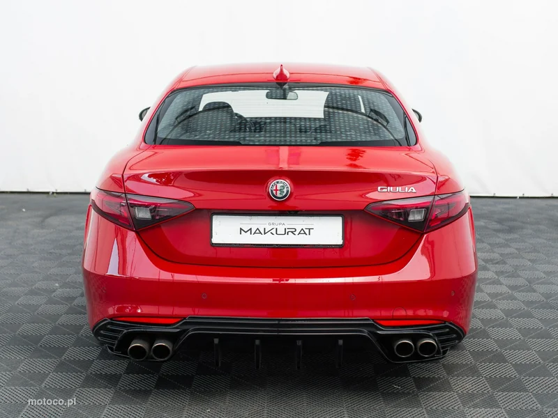 Alfa Romeo Giulia 8