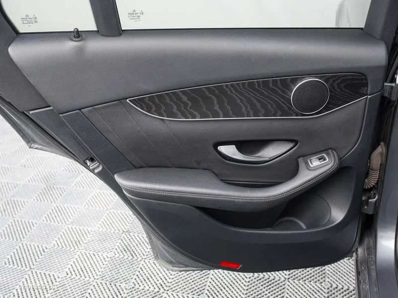 Mercedes-Benz GLC X253 300 26