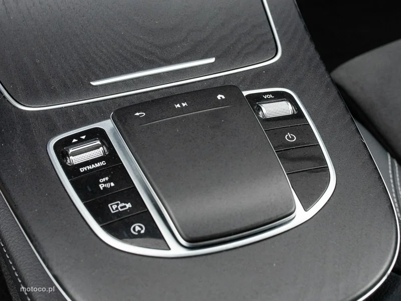 Mercedes-Benz Klasa E W213 E 220 15