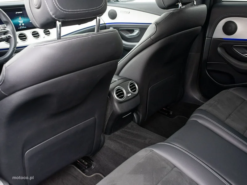 Mercedes-Benz Klasa E W213 E 220 29