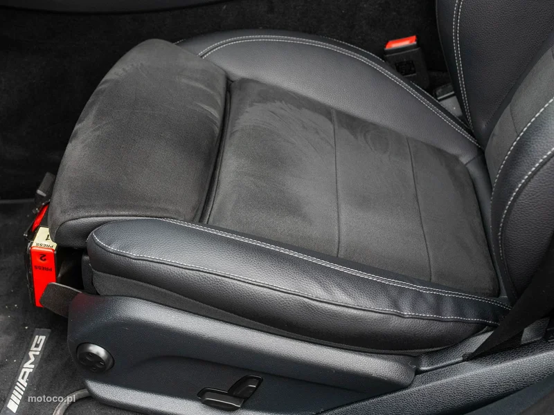 Mercedes-Benz Klasa E W213 E 220 10