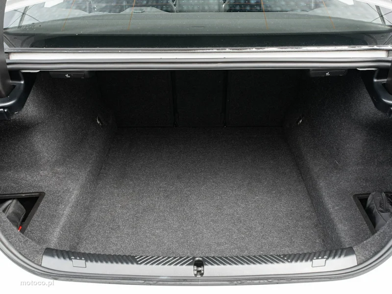 BMW Seria 5 G60 520 27