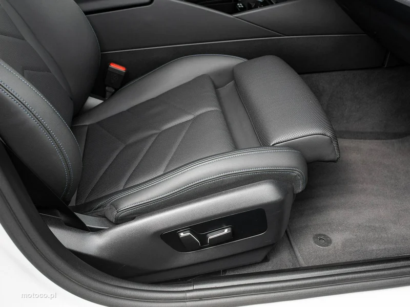 BMW Seria 5 G60 520 29