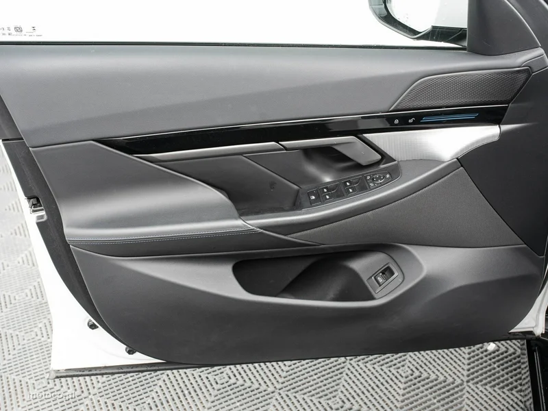 BMW Seria 5 G60 520 9