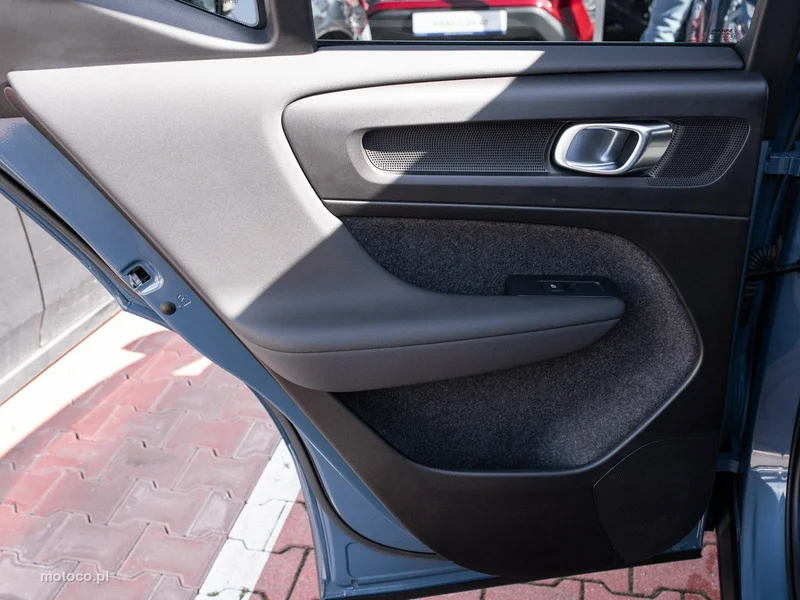 Volvo XC 40 24