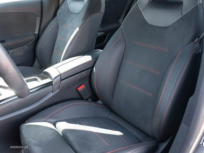 Mercedes-Benz CLA C118 CLA 200 11