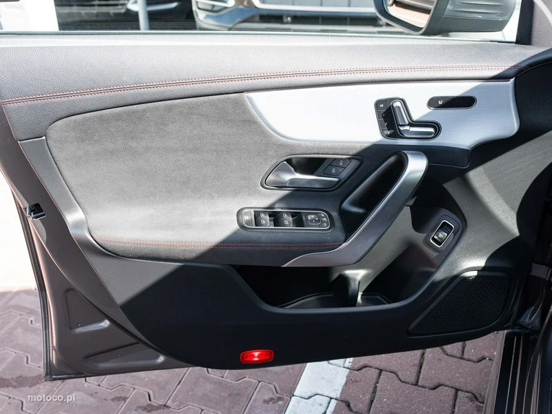 Mercedes-Benz CLA C118 CLA 200 9