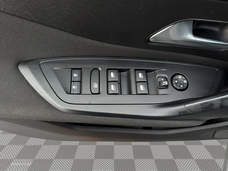 Peugeot 308 11