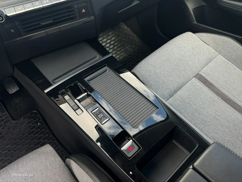 Opel Astra L 23