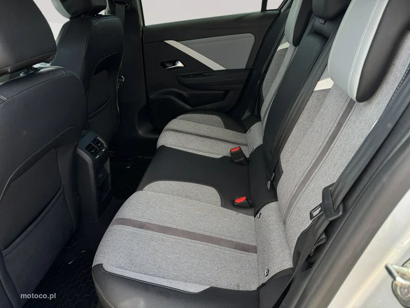 Opel Astra L 25