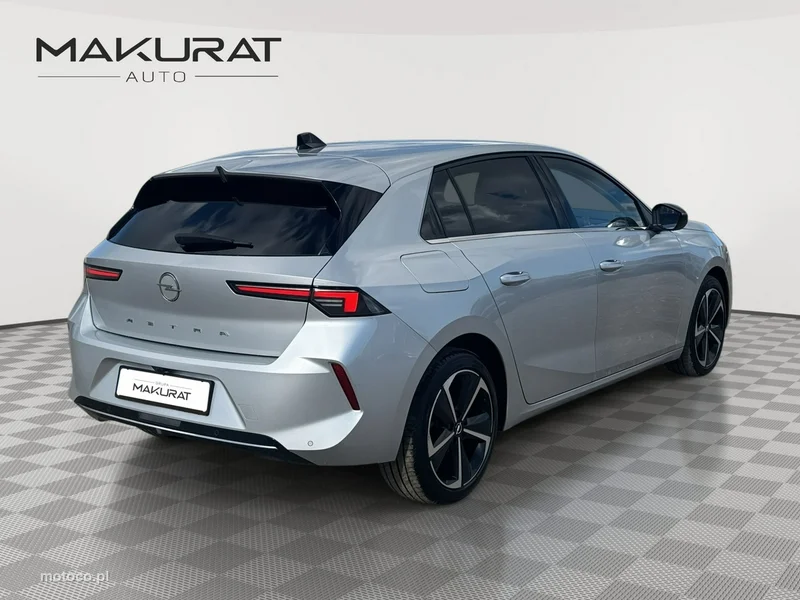 Opel Astra L 4