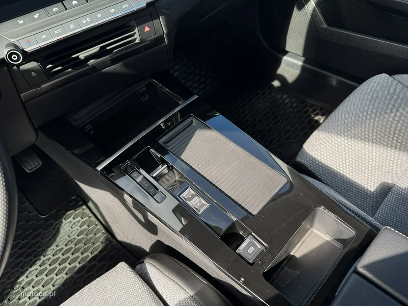 Opel Astra L 23