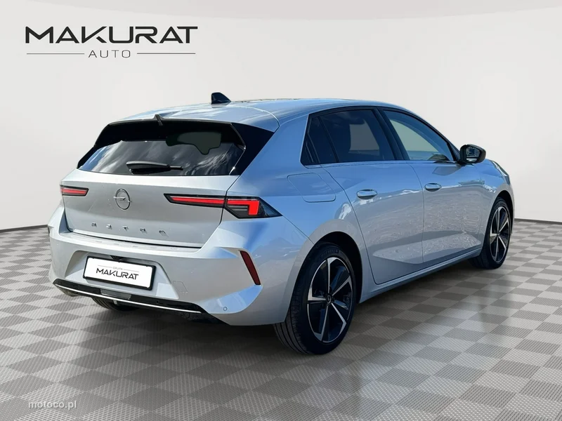 Opel Astra L 4