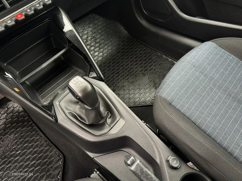 Peugeot 208 17