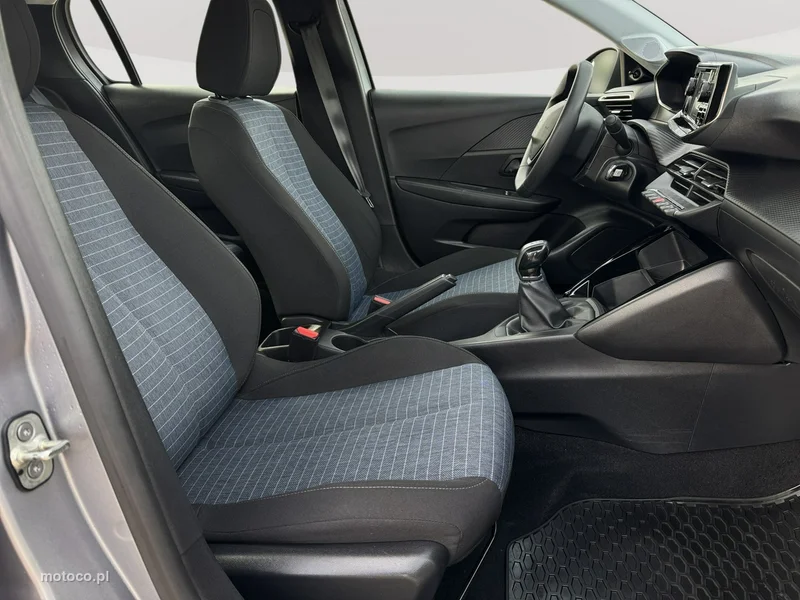 Peugeot 208 23