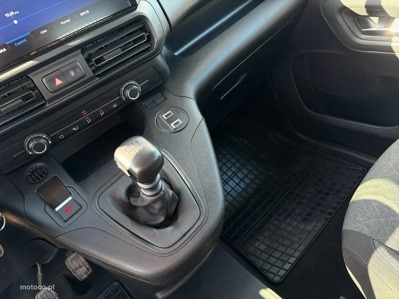 Opel Combo E 21