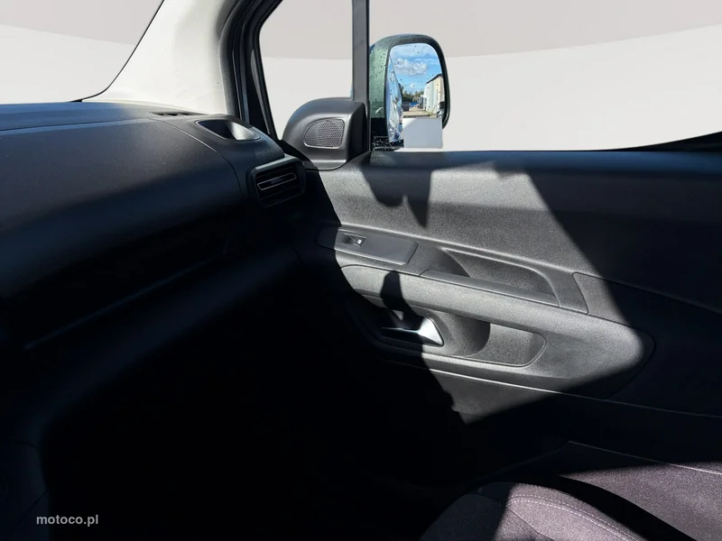 Opel Combo E 22