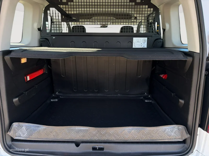 Opel Combo E 24