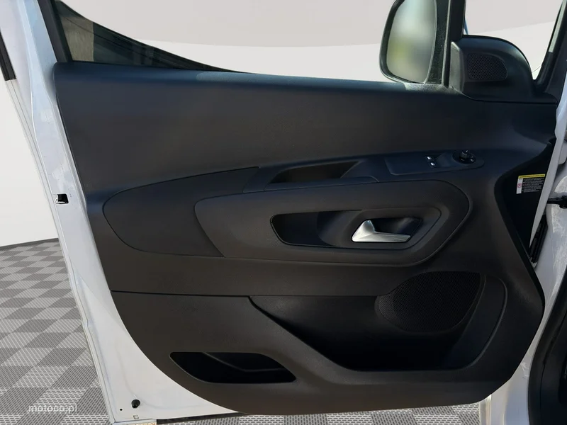 Opel Combo E 10