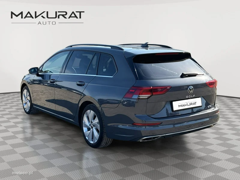 Volkswagen Golf VIII 3