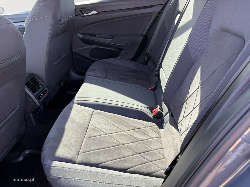 Volkswagen Golf VIII 22