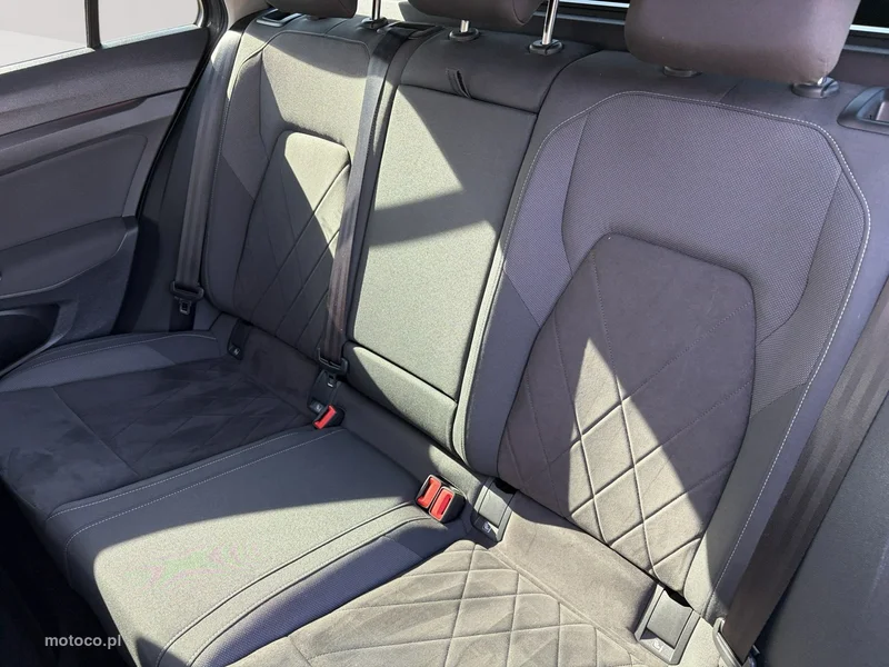 Volkswagen Golf VIII 23