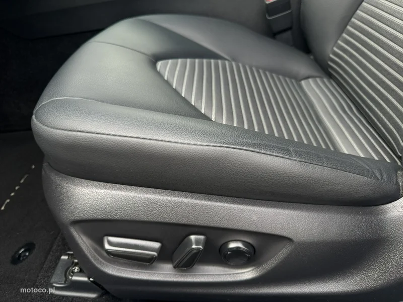Toyota Camry XV70 12