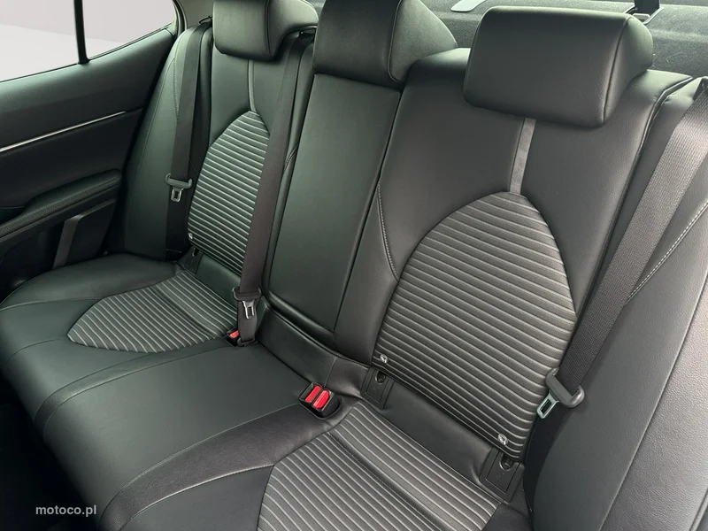 Toyota Camry XV70 24
