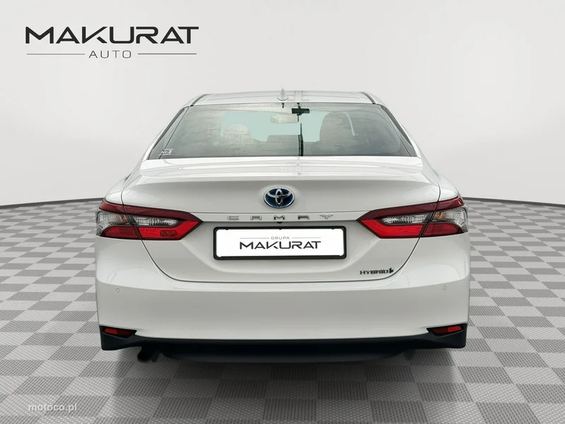 Toyota Camry XV70 6