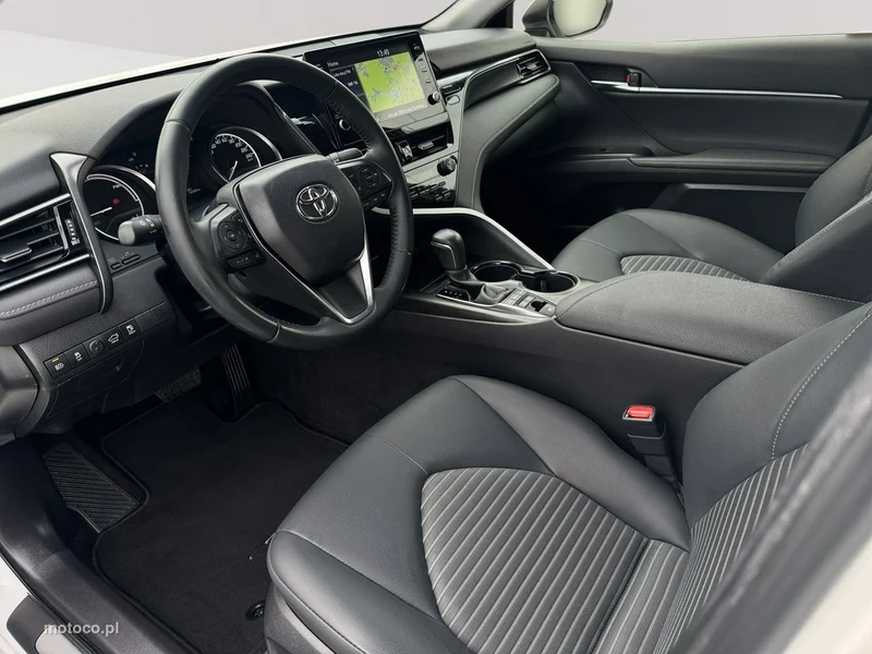 Toyota Camry XV70 7