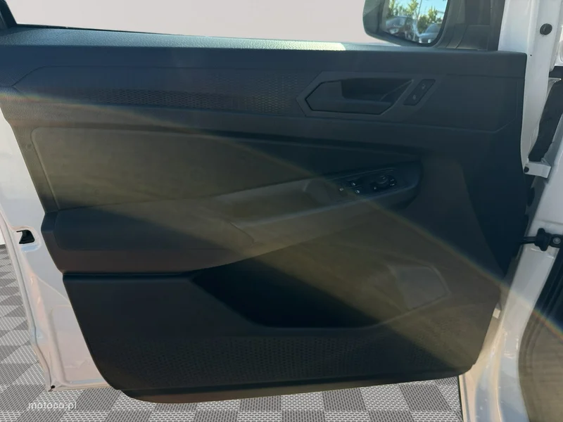 Volkswagen Caddy V 10