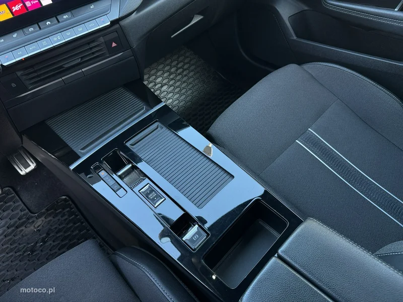 Opel Astra L 23