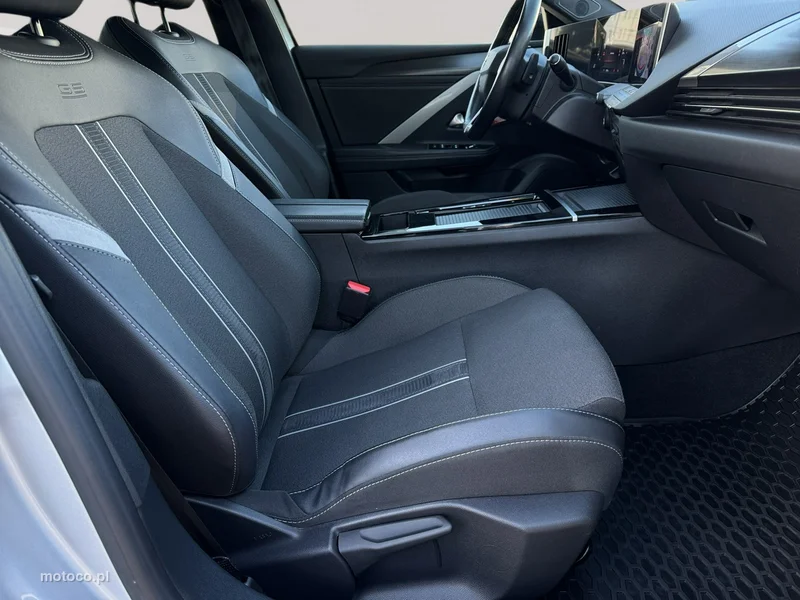 Opel Astra L 28