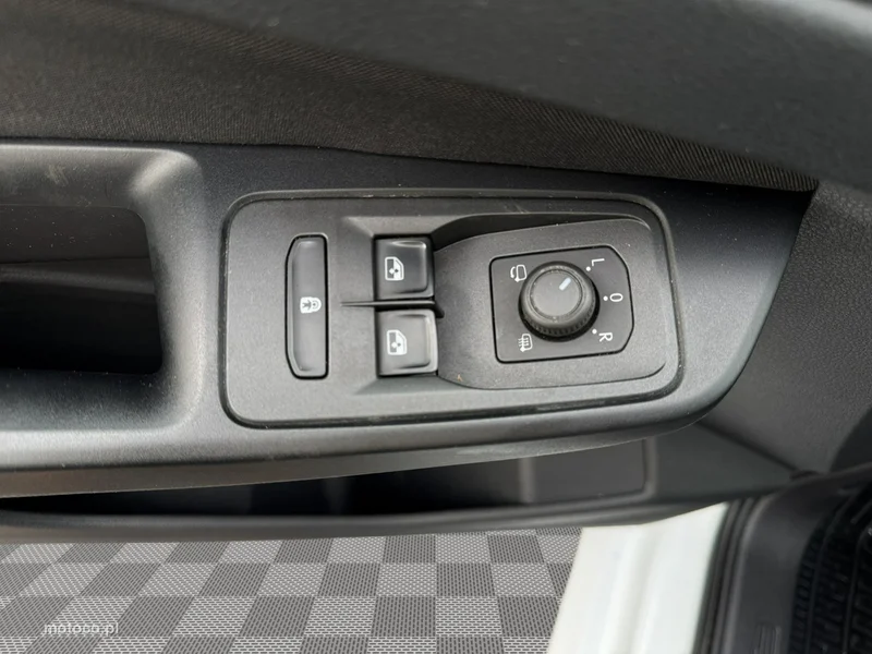 Ford Tourneo Connect 11