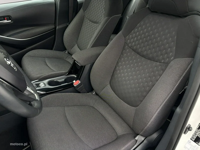 Toyota Corolla E210 12