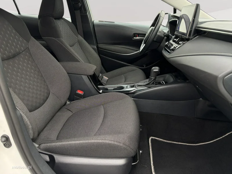 Toyota Corolla E210 24