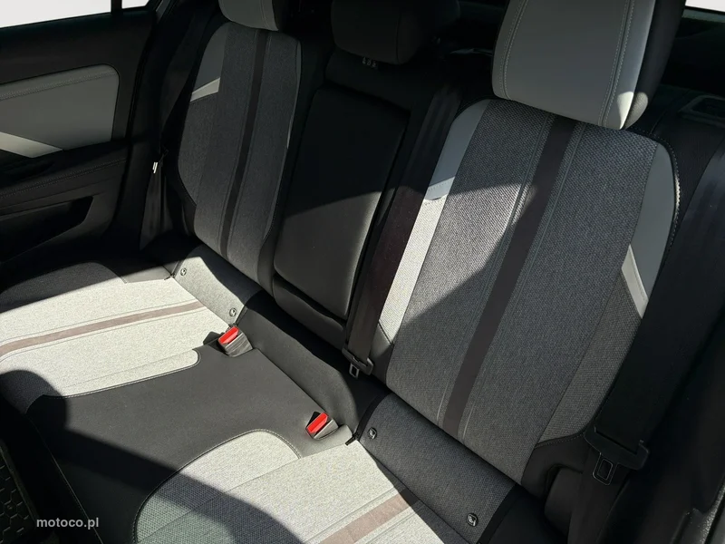 Opel Astra L 25