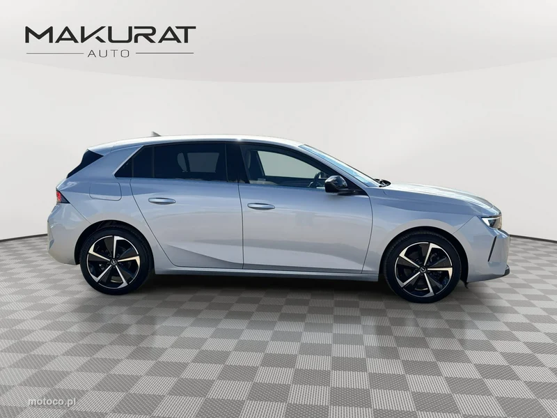 Opel Astra L 8