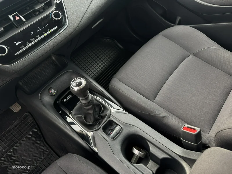 Toyota Corolla E210 19