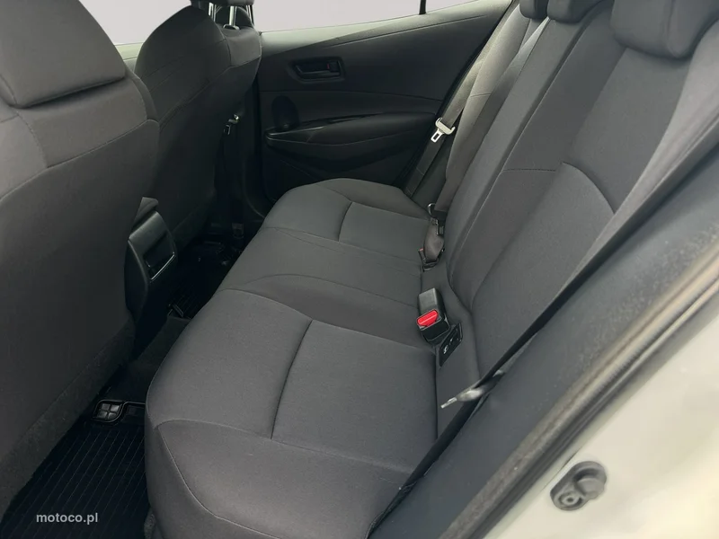 Toyota Corolla E210 21