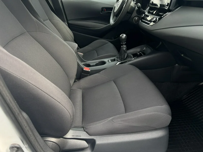 Toyota Corolla E210 23