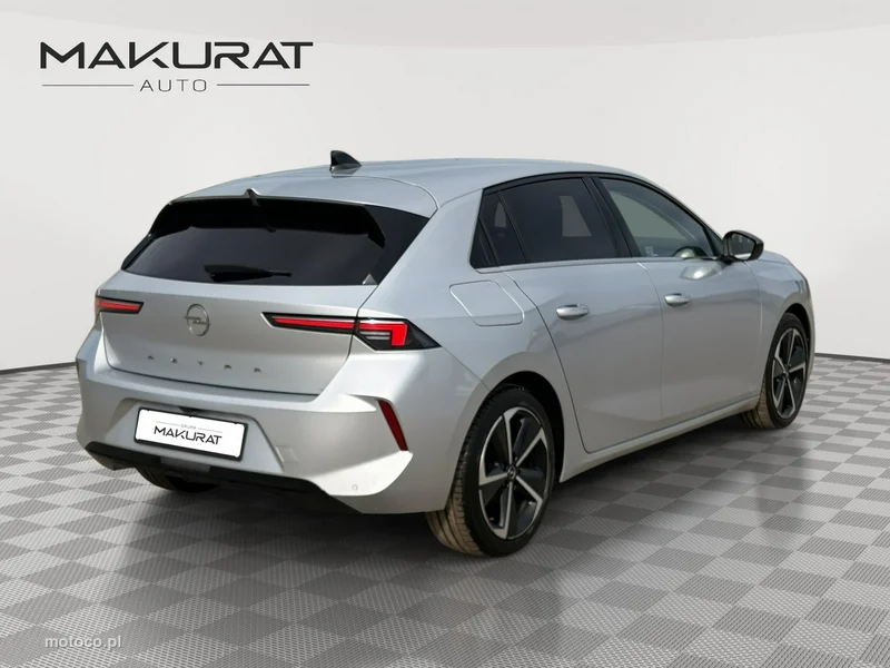 Opel Astra L 4