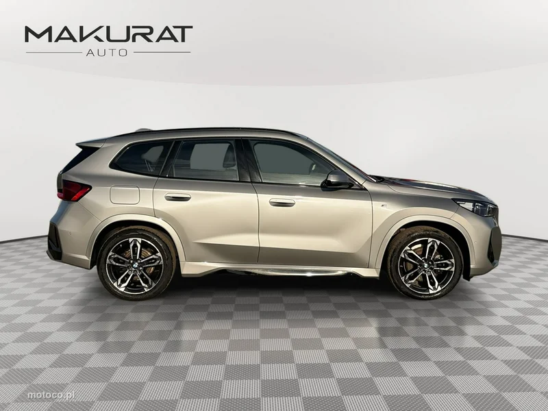 BMW X1 U11 8