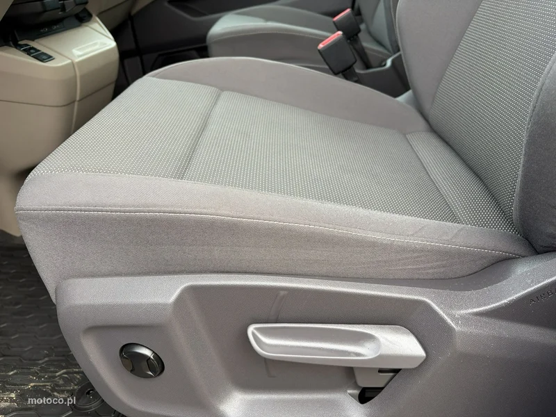 Volkswagen Multivan 12