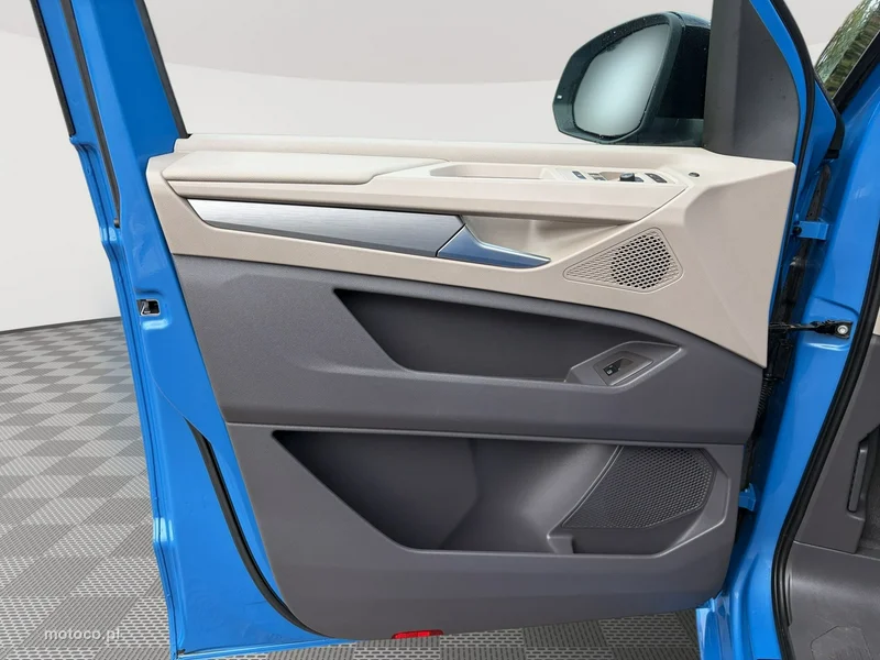 Volkswagen Multivan 10